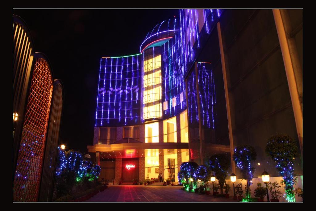 Hotel East Park Bilāspur Esterno foto